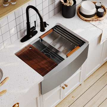 Farmhouse/Apron-Front Stainless Steel Kitchen Sink with Accessories